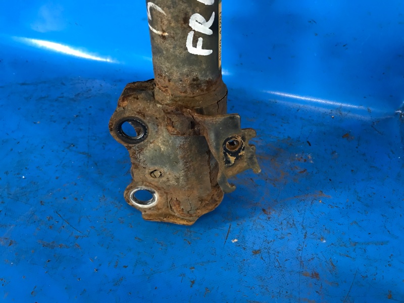 Амортизатор передний левый PRIUS PLUS 11-14 2013 ZVW41L 1.8 2ZRFXE Амортизатор передний левый PRIUS PLUS 11-14 2013 ZVW41L 1.8 2ZRFXE