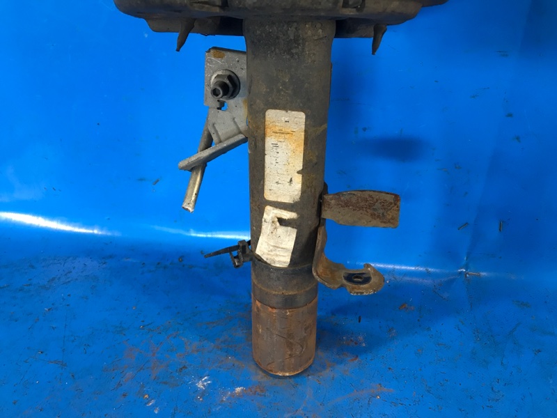 Амортизатор передний правый FORD FOCUS 10-18 2.0