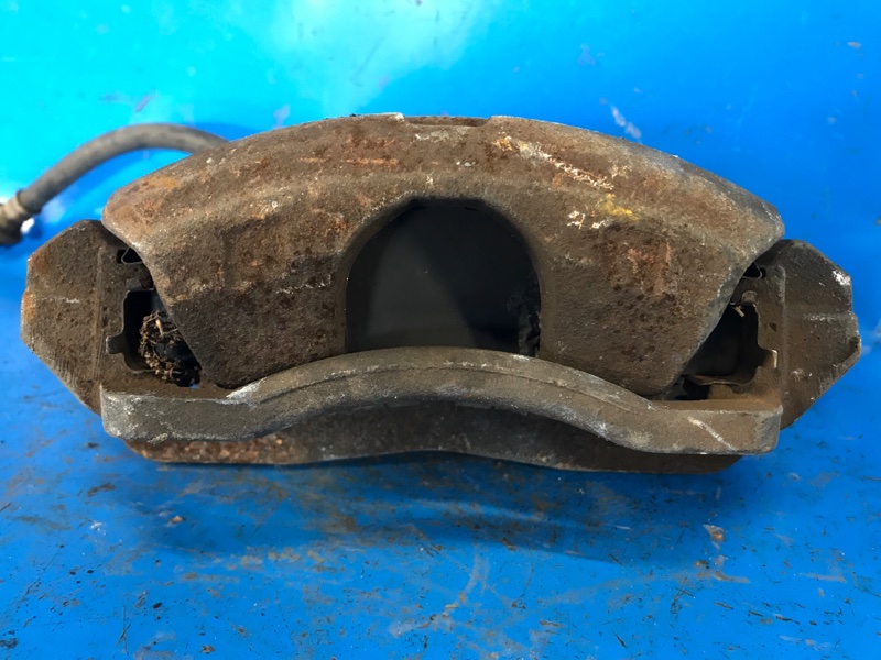 Суппорт тормозной передний правый CIVIC ES 00-05 2005 1.7 L D17A