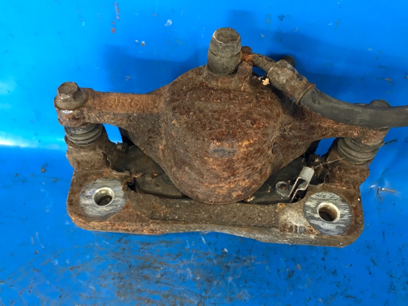 Суппорт тормозной передний левый HONDA CIVIC ES 00-05 1.7 L D17A