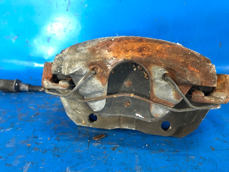 Суппорт тормозной передний правый FOCUS 10-18 2017 2.0