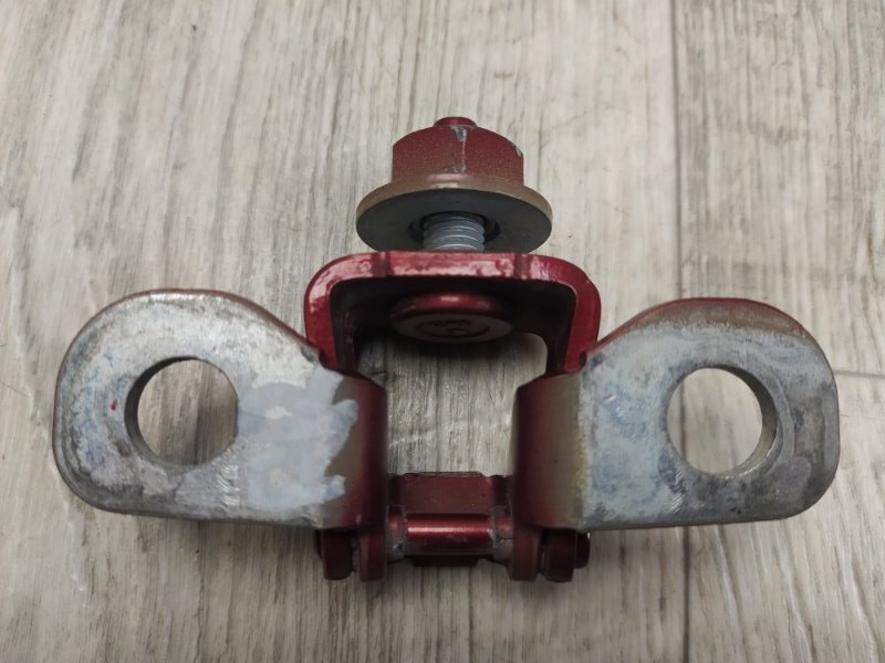 Петля крышки багажника задняя правая ESCAPE 12-19