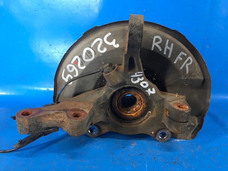 Кулак поворотный правый MITSUBISHI OUTLANDER GF 12- 2013 2.4 3870A008 Б/У