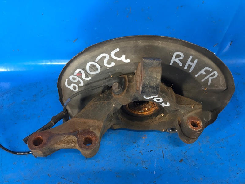 Кулак поворотный правый OUTLANDER GF 12- 2013 2.4