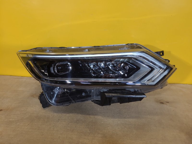 Фара правая NISSAN QASHQAI/ROGUE SPORT 14- 26010HV05B Б/У