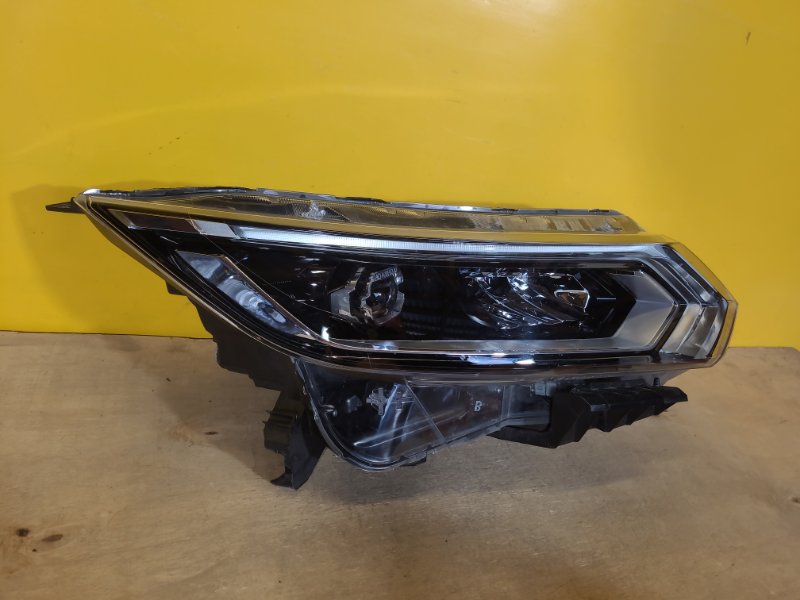 Фара правая QASHQAI/ROGUE SPORT 14-