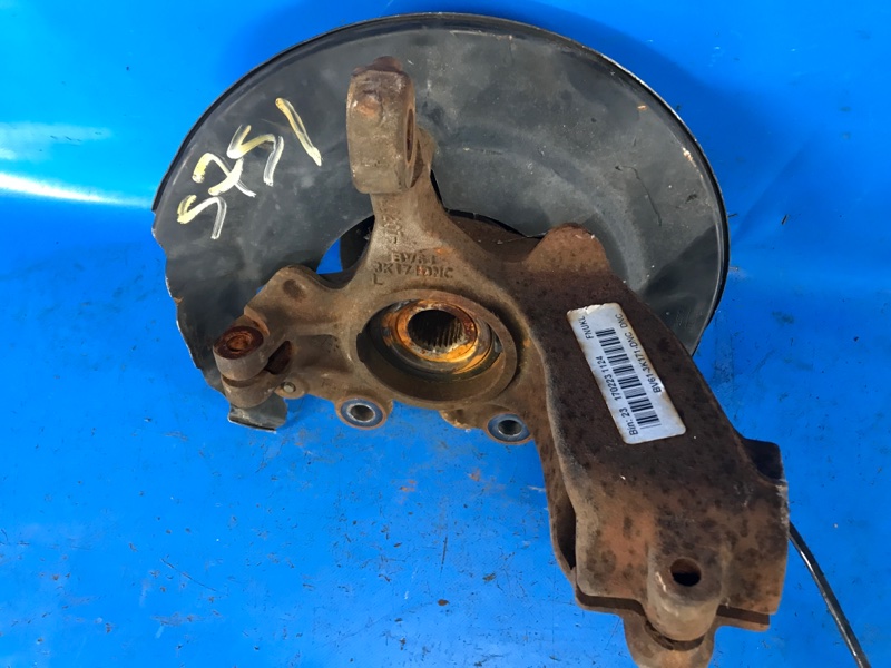 Кулак поворотный левый FORD FOCUS 10-18 2.0