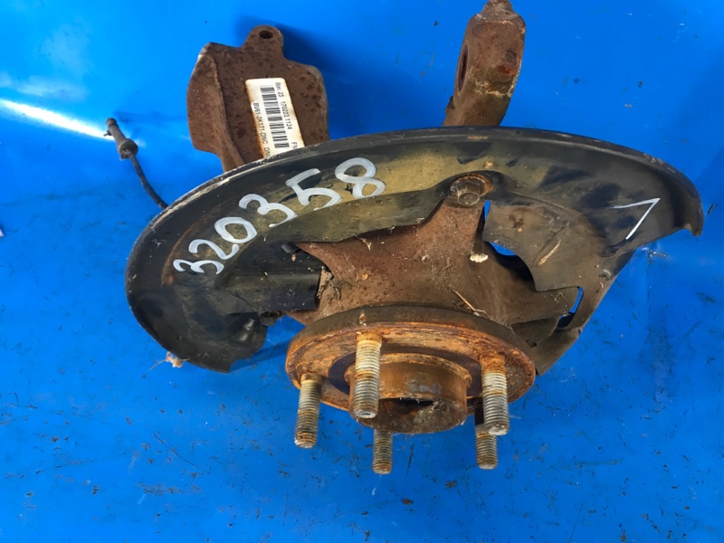 Кулак поворотный левый FOCUS 10-18 2017 2.0