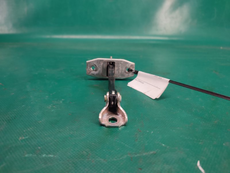 Ограничитель двери передний правый RAV4 13-19 2016 2.5 2ARFE Ограничитель двери передний правый RAV4 13-19 2016 2.5 2ARFE