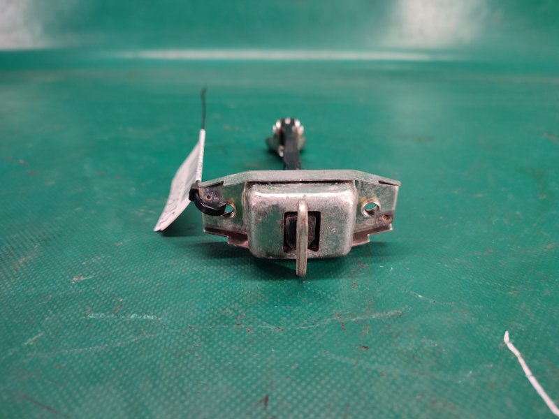 Ограничитель двери передний правый RAV4 13-19 2016 2.5 2ARFE Ограничитель двери передний правый RAV4 13-19 2016 2.5 2ARFE