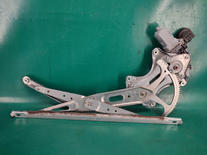 Стеклоподъемник передний правый RAV4 13-19 2016 2.5 2ARFE