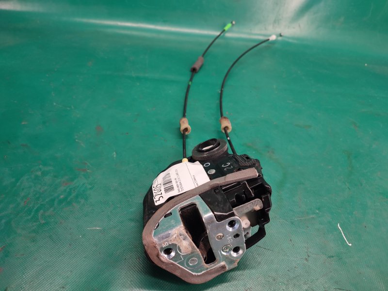 Замок двери задний левый TOYOTA RAV4 13-19 2.5 2ARFE