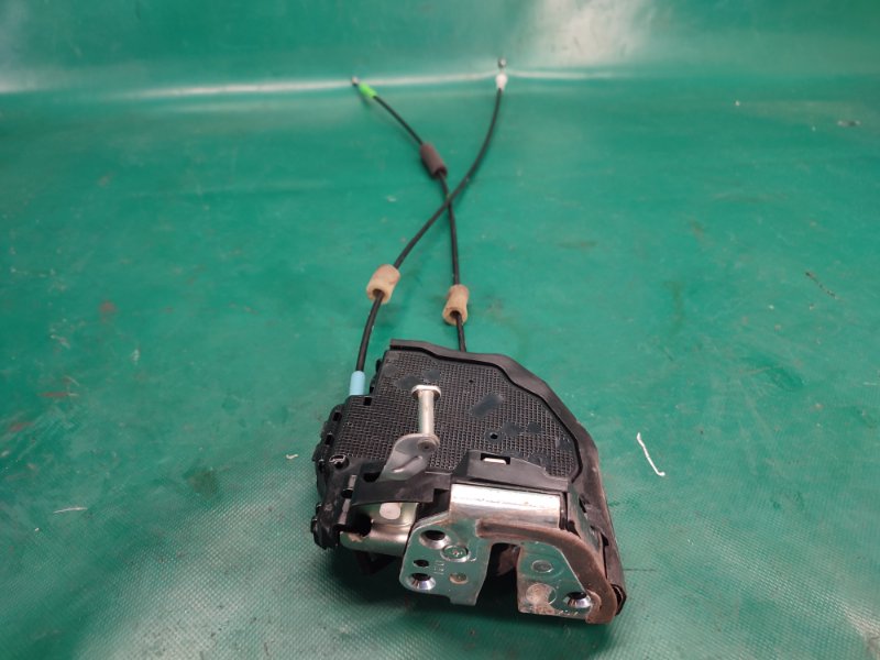 Замок двери задний левый RAV4 13-19 2016 2.5 2ARFE