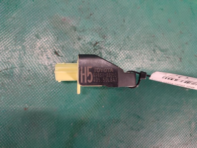 Датчик удара передний правый RAV4 13-19 2016 2.5 2ARFE Датчик удара передний правый RAV4 13-19 2016 2.5 2ARFE