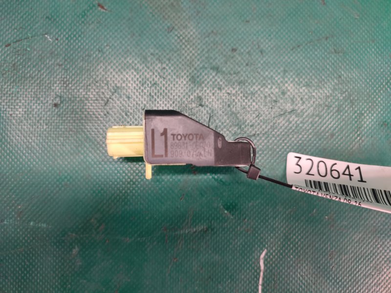 Датчик удара передний правый TOYOTA VENZA 09-16