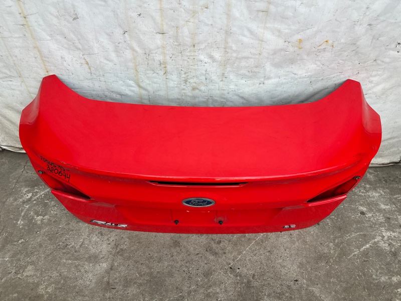 Крышка багажника FORD FOCUS 10-18