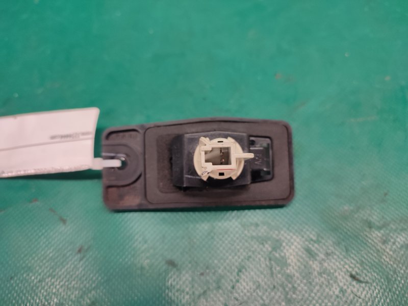 Подсветка номера задняя левая NISSAN X-TRAIL/ROGUE T32 13-20 2.5 QR25DE