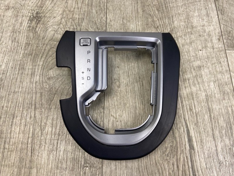 Запчасть накладка в салоне KIA FORTE BD 18-21 2019 2.0 84650M7420DD7 Б/У Накладка в салоне KIA FORTE BD 18-21 2019 2.0 84650M7420DD7 Б/У