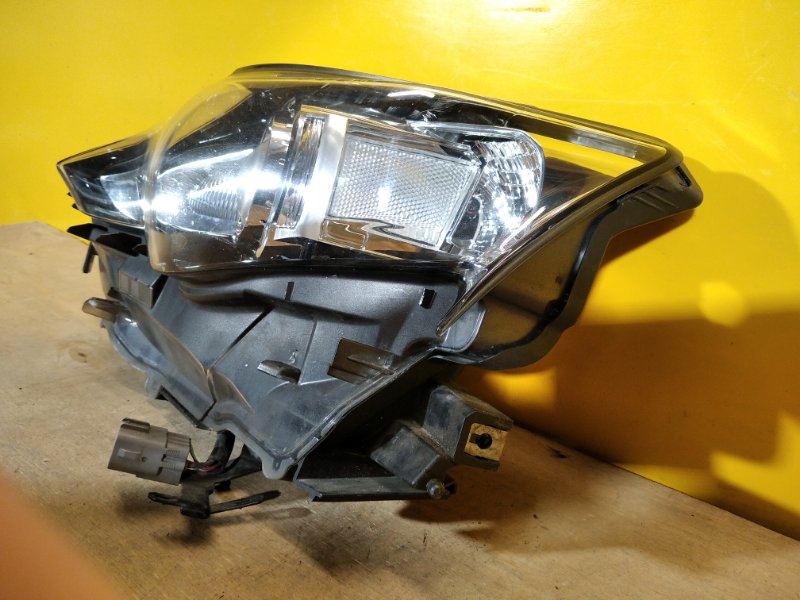 Фара левая IS250/350 13-20