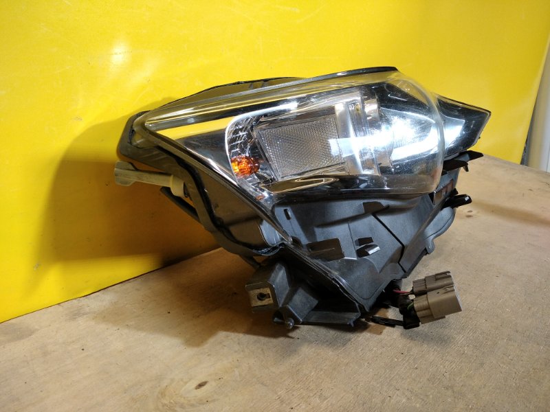 Фара правая IS250/350 13-20