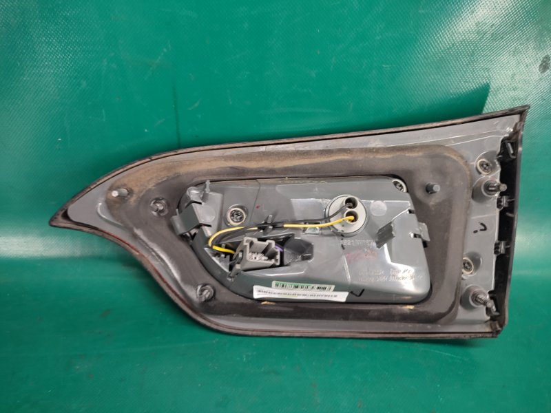 Фонарь внутренний левый JEEP CHEROKEE 14- 2.4 ED8 Фонарь внутренний левый JEEP CHEROKEE 14- 2.4 ED8