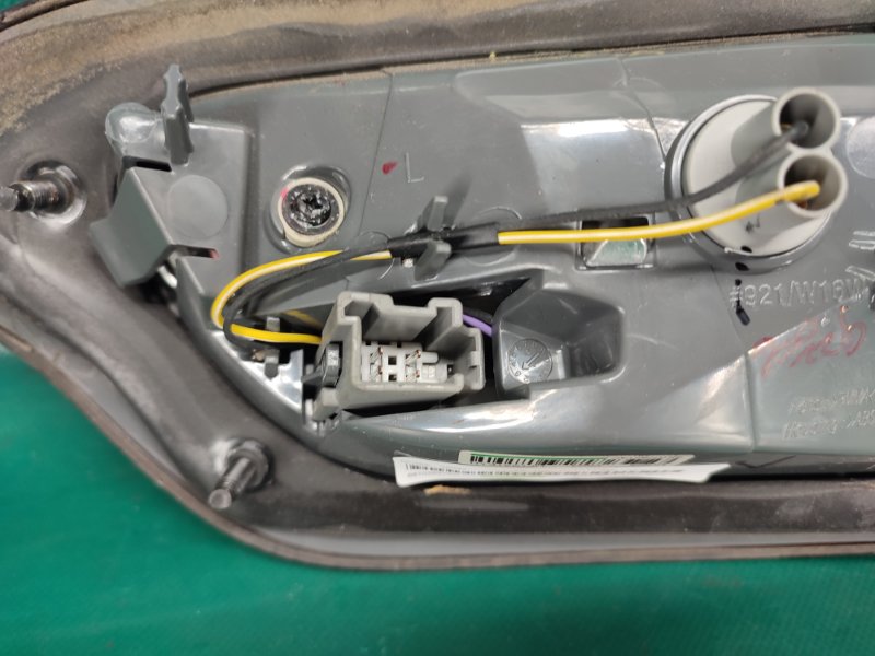 Фонарь внутренний левый CHEROKEE 14- 2016 2.4 ED8 Фонарь внутренний левый CHEROKEE 14- 2016 2.4 ED8