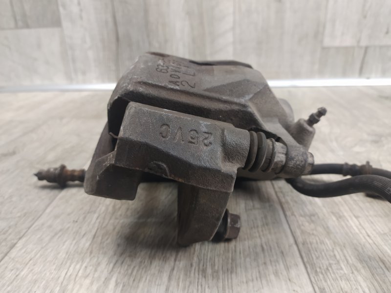 Суппорт тормозной передний левый RAV4 05-12 2.4