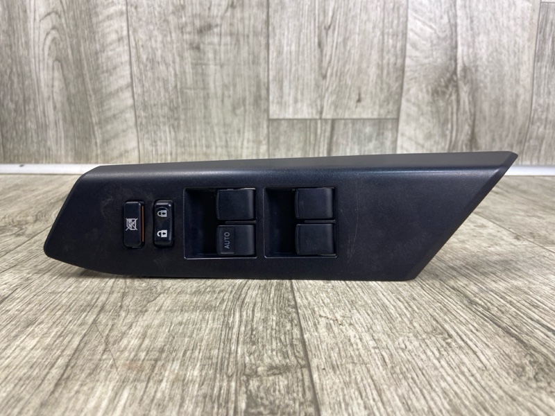 Блок управления стеклоподъемниками передний левый TOYOTA RAV4 13-19 2016 2.5 2ARFE 8482042210 Б/У