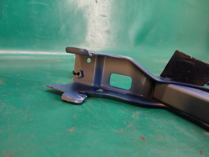 Петля крышки багажника задняя правая ELANTRA AD 16- 2019 2.0 G4NH