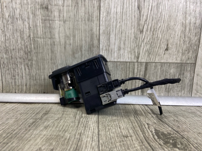 USB адаптер JEEP CHEROKEE 14- 2.4 ED8