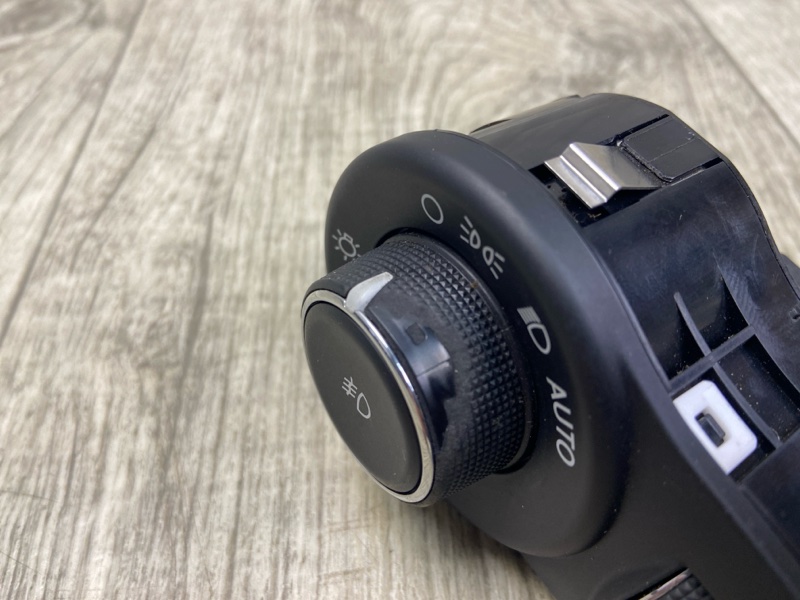 Блок управления освещением CHEROKEE 14- 2016 2.4 ED8