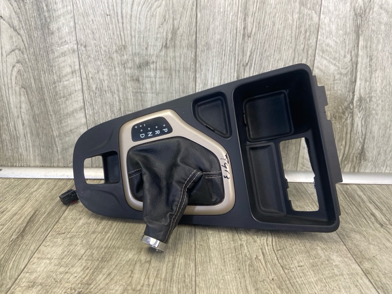 Запчасть накладка в салоне JEEP CHEROKEE 14- 2016 2.4 ED8 1UJ61DX9AC Б/У Накладка в салоне JEEP CHEROKEE 14- 2016 2.4 ED8 1UJ61DX9AC Б/У