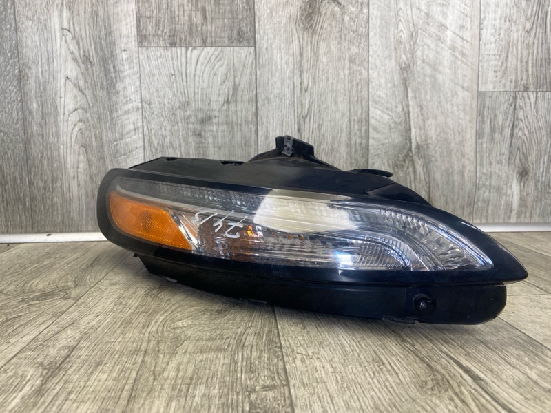 Запчасть фара правая JEEP CHEROKEE 14- 2016 2.4 ED8 68157102AQ Б/У Фара правая JEEP CHEROKEE 14- 2016 2.4 ED8 68157102AQ Б/У