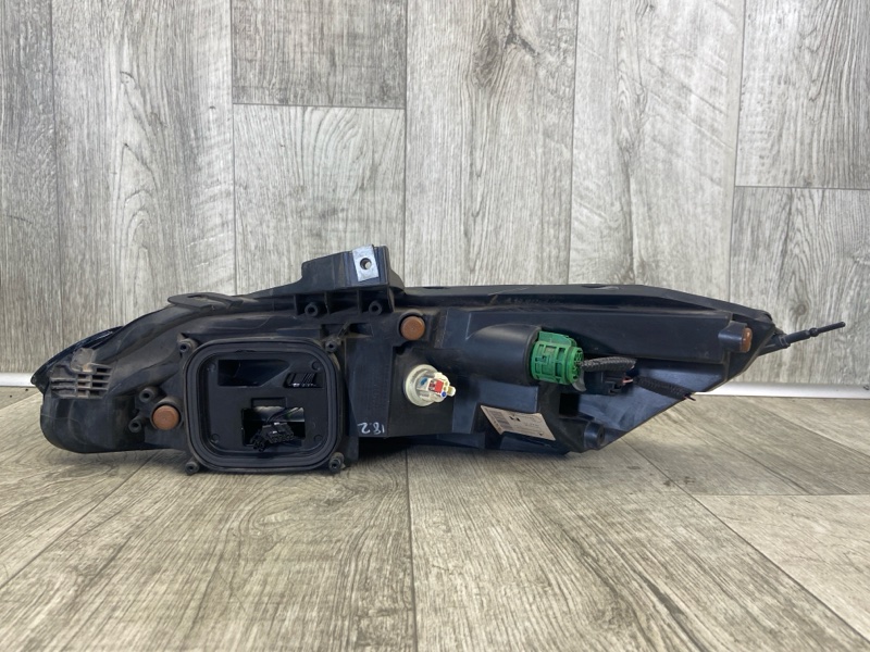 Фара правая JEEP CHEROKEE 14- 2.4 ED8 Фара правая JEEP CHEROKEE 14- 2.4 ED8