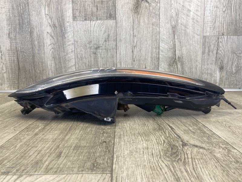 Фара правая CHEROKEE 14- 2016 2.4 ED8 Фара правая CHEROKEE 14- 2016 2.4 ED8