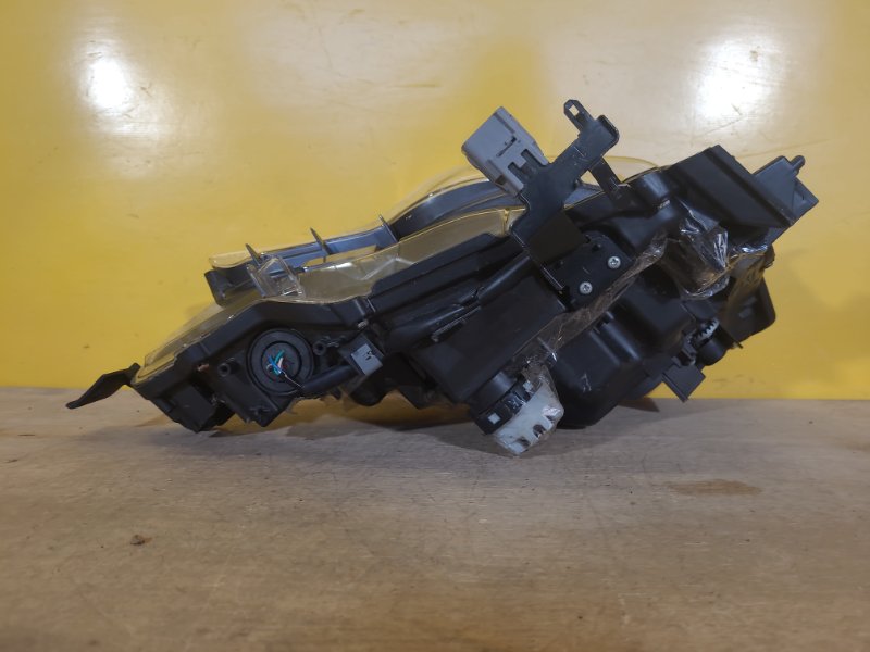 Фара левая IS250/350 13-20