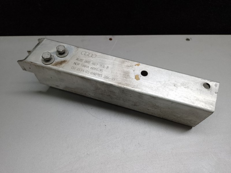 Кронштейн усилителя заднего бампера левый AUDI Q5 08-16 2015 8R CPMB 2.0 TFSI 8R0 807 331 D Б/У