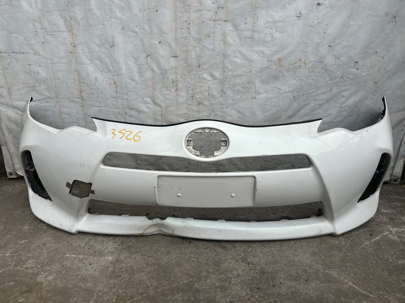 Бампер передний PRIUS C/AQUA 11-14 2013 NHP10L 1NZ-FXE 1.5L