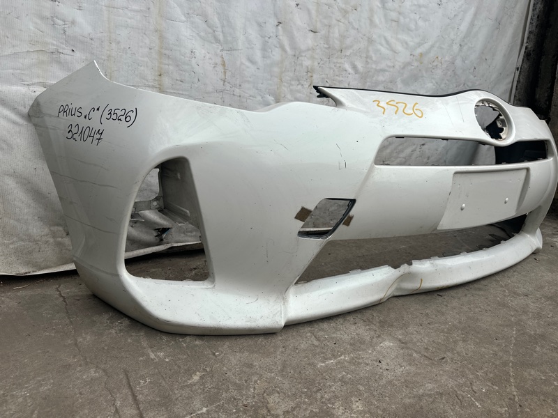 Бампер передний TOYOTA PRIUS C/AQUA 11-14 NHP10L 1NZ-FXE 1.5L