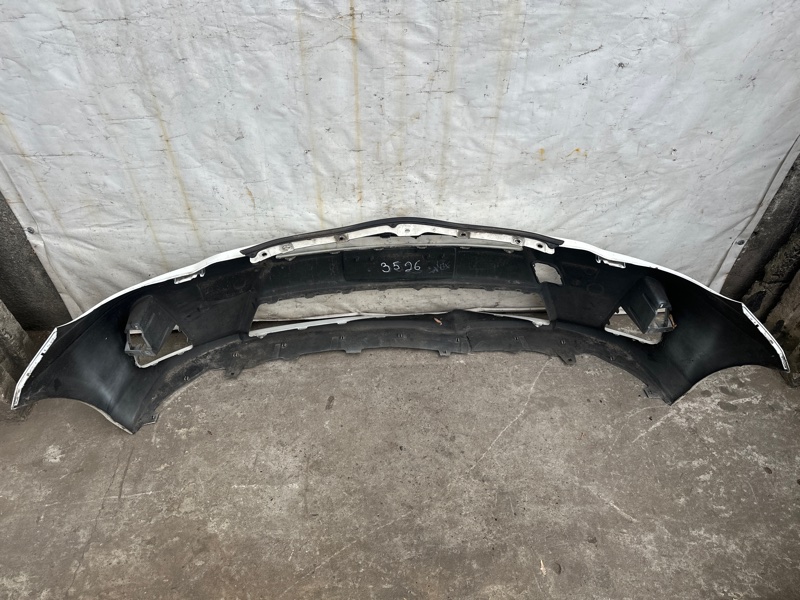 Бампер передний PRIUS C/AQUA 11-14 2013 NHP10L 1NZ-FXE 1.5L