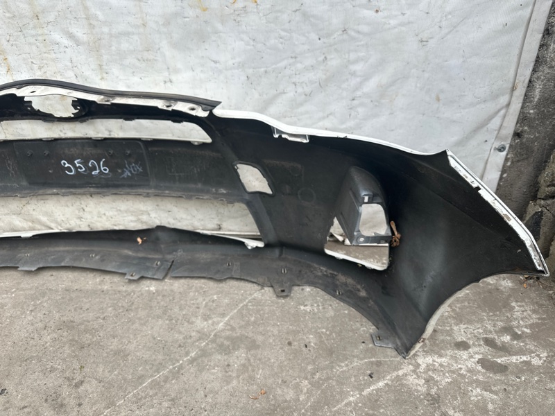 Бампер передний PRIUS C/AQUA 11-14 2013 NHP10L 1NZ-FXE 1.5L