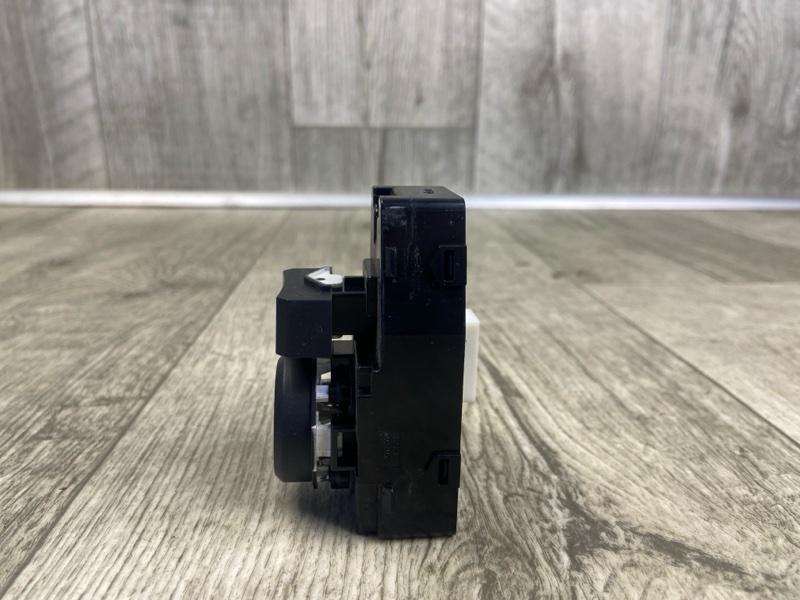 Блок управления зеркалами HYUNDAI ELANTRA AD 16- 2.0 G4NH