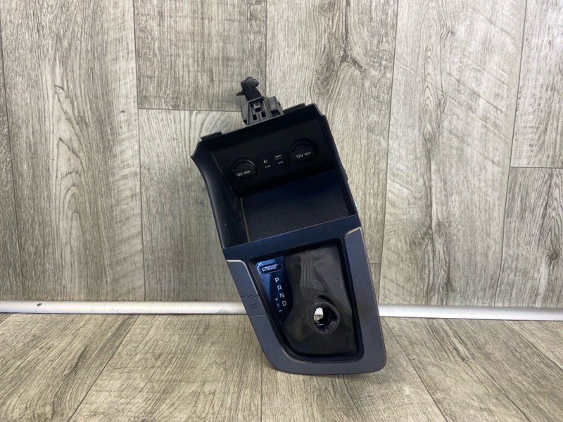 Накладка в салоне HYUNDAI ELANTRA AD 16- 2019 2.0 G4NH 84680F2AE0TRY Б/У