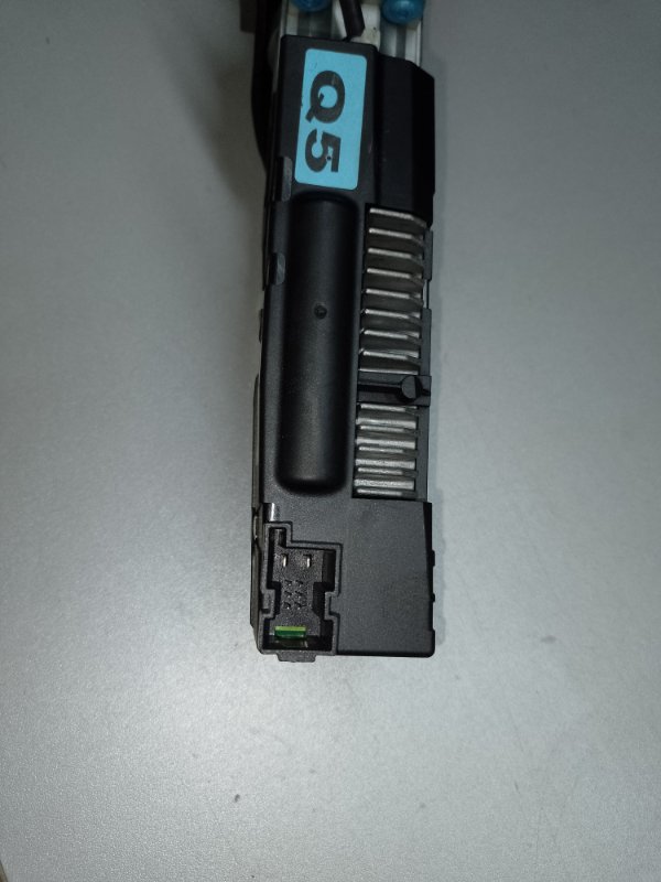 Моторчик привода ляды левый Q5 08-16 2015 8R CPMB 2.0 TFSI Моторчик привода ляды левый Q5 08-16 2015 8R CPMB 2.0 TFSI