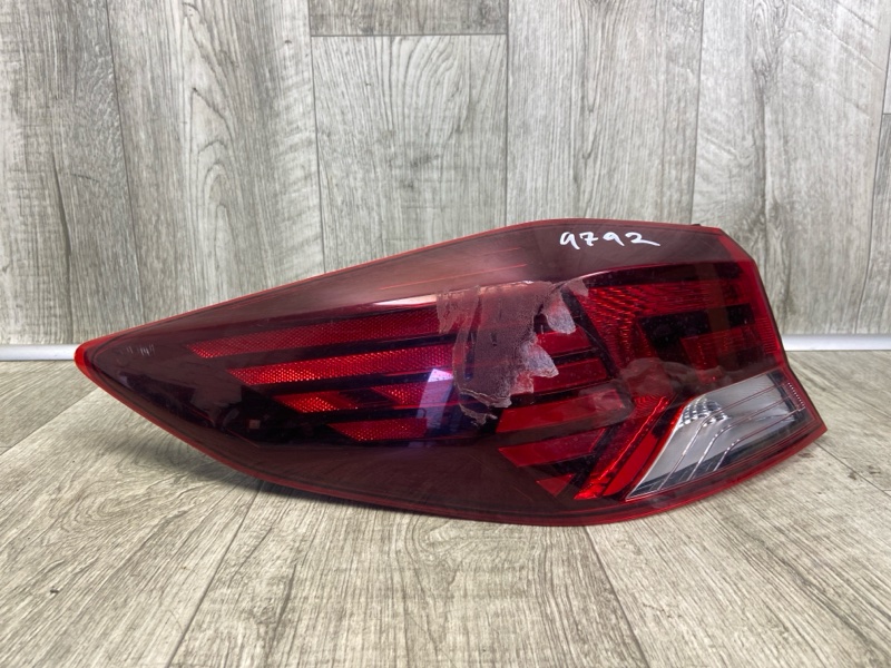 Фонарь наружный левый ELANTRA AD 16- 2019 2.0 G4NH