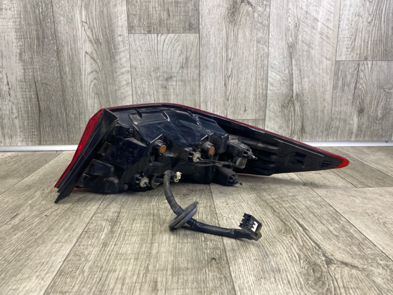 Фонарь наружный левый HYUNDAI ELANTRA AD 16- 2.0 G4NH