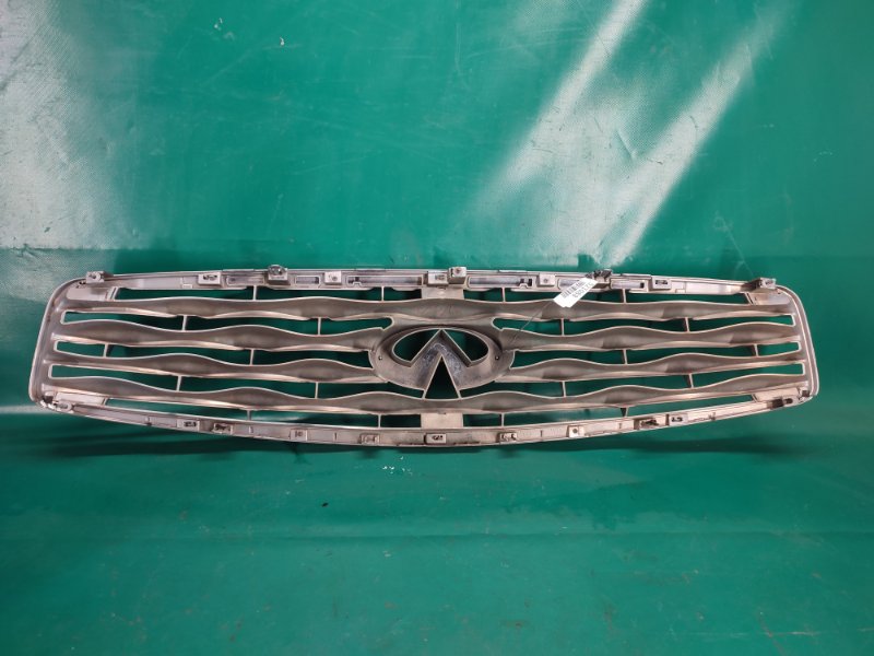 Решетка радиатора передняя INFINITI FX/QX70 S51 08-17