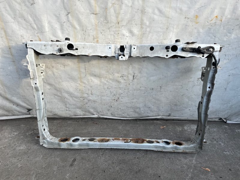 Панель передняя PRIUS - 30 09-17