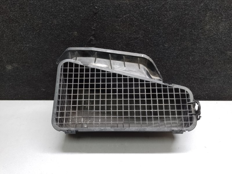 Запчасть воздухозаборник AUDI Q5 08-16 2015 8R CPMB 2.0 TFSI 8K1 819 904 A Б/У Воздухозаборник AUDI Q5 08-16 2015 8R CPMB 2.0 TFSI 8K1 819 904 A Б/У