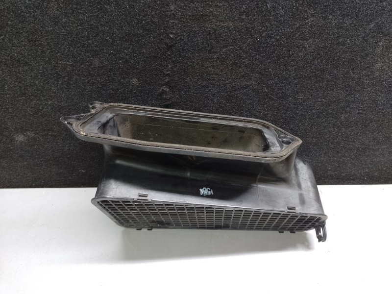 Воздухозаборник Q5 08-16 2015 8R CPMB 2.0 TFSI Воздухозаборник Q5 08-16 2015 8R CPMB 2.0 TFSI